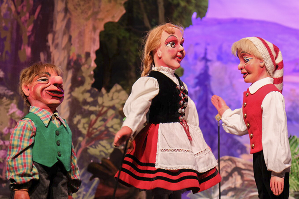 Endlich Huhzigg Foto: Hänneschen Theater